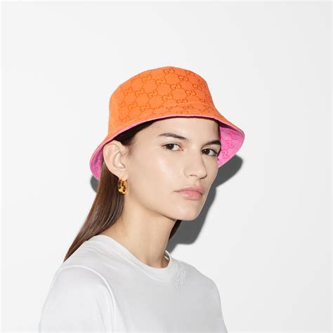 GG canvas reversible bucket hat in pink 